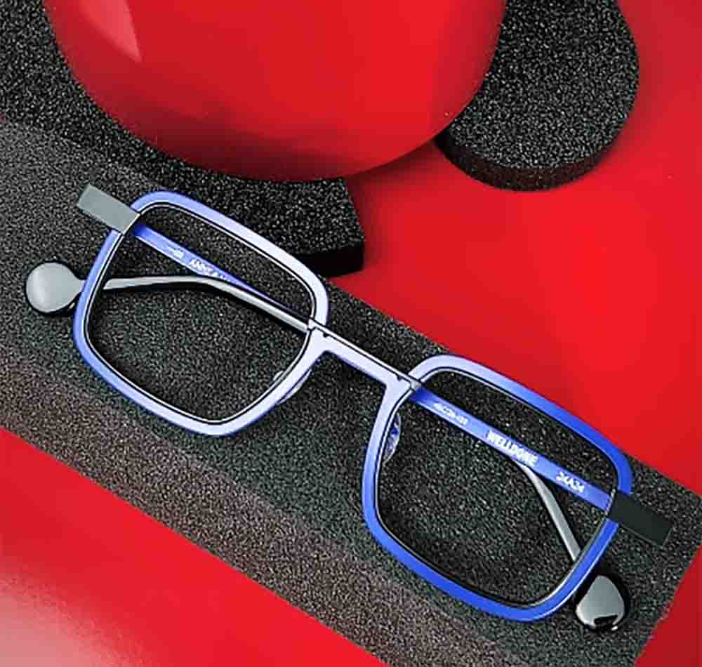 rectangular titanium eywear blue and black from anne et valentin model weeldone